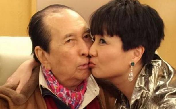 澳门赌牌持有者揭秘，探索赌牌背后的故事与真相