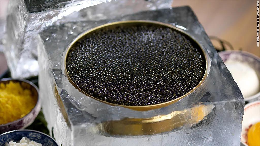 澳门赌牌背后的故事，深度解读六个赌牌背后的意义与最新动态视频完整版