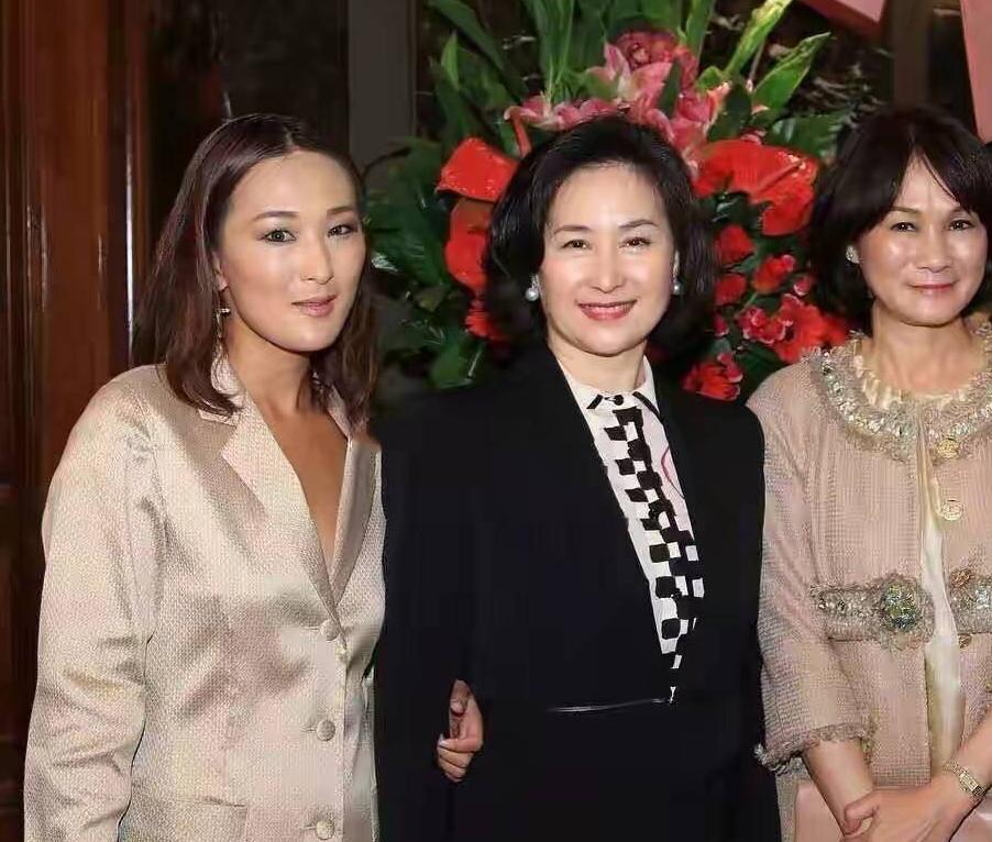 澳门赌牌背后的故事，揭秘六大赌牌持有者的神秘面纱
